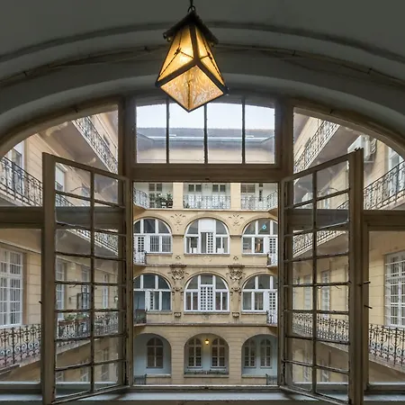 Next Hostel *